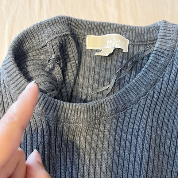Michael By Michael Kors Gray Asymmetrical Hem Knot Crewneck Sweater Size Medium - Picture 3 of 7